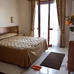 按特拉公寓 公寓式酒店 Antella